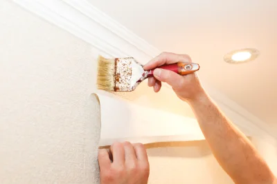 Pose de papier peint à Bourdic — revêtements muraux et toiles de verre